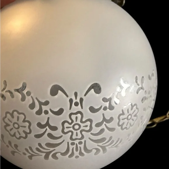 VTG 6 Inch Globe Hanging Lamp MCM Frosted Glass Floral With On-Off Switch WORKS - Picture 6 of 10